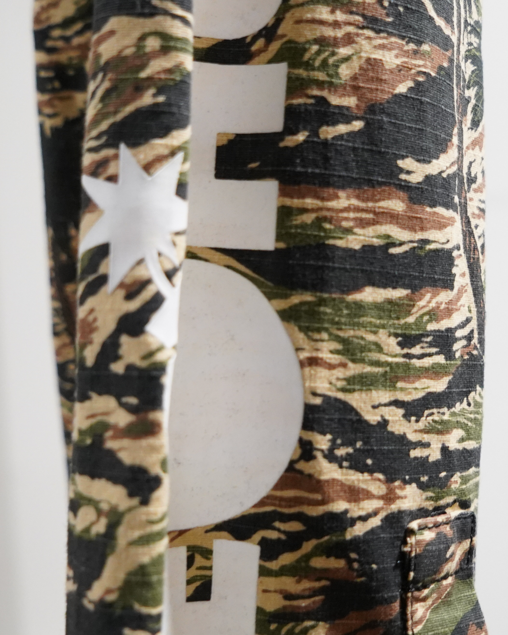 THE HUNDREDS CAMO JACKET