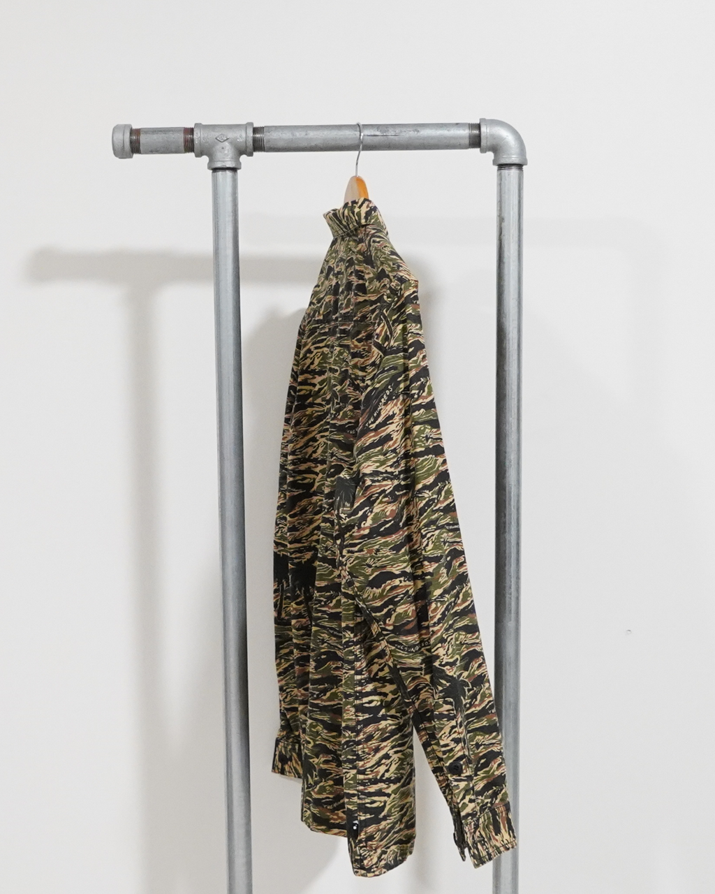THE HUNDREDS CAMO JACKET
